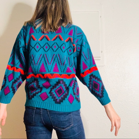 SOLD Vintage geometric hand knit sweater - Picture 5 of 9